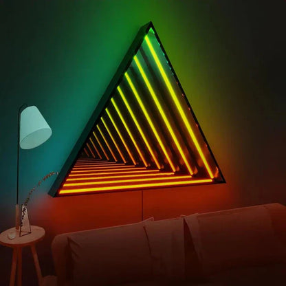 TriMirror LED Infinity - Leuchtendes Pyramidenspiegel