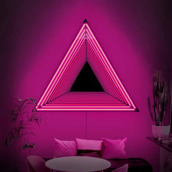 TriMirror LED Infinity - Leuchtendes Pyramidenspiegel